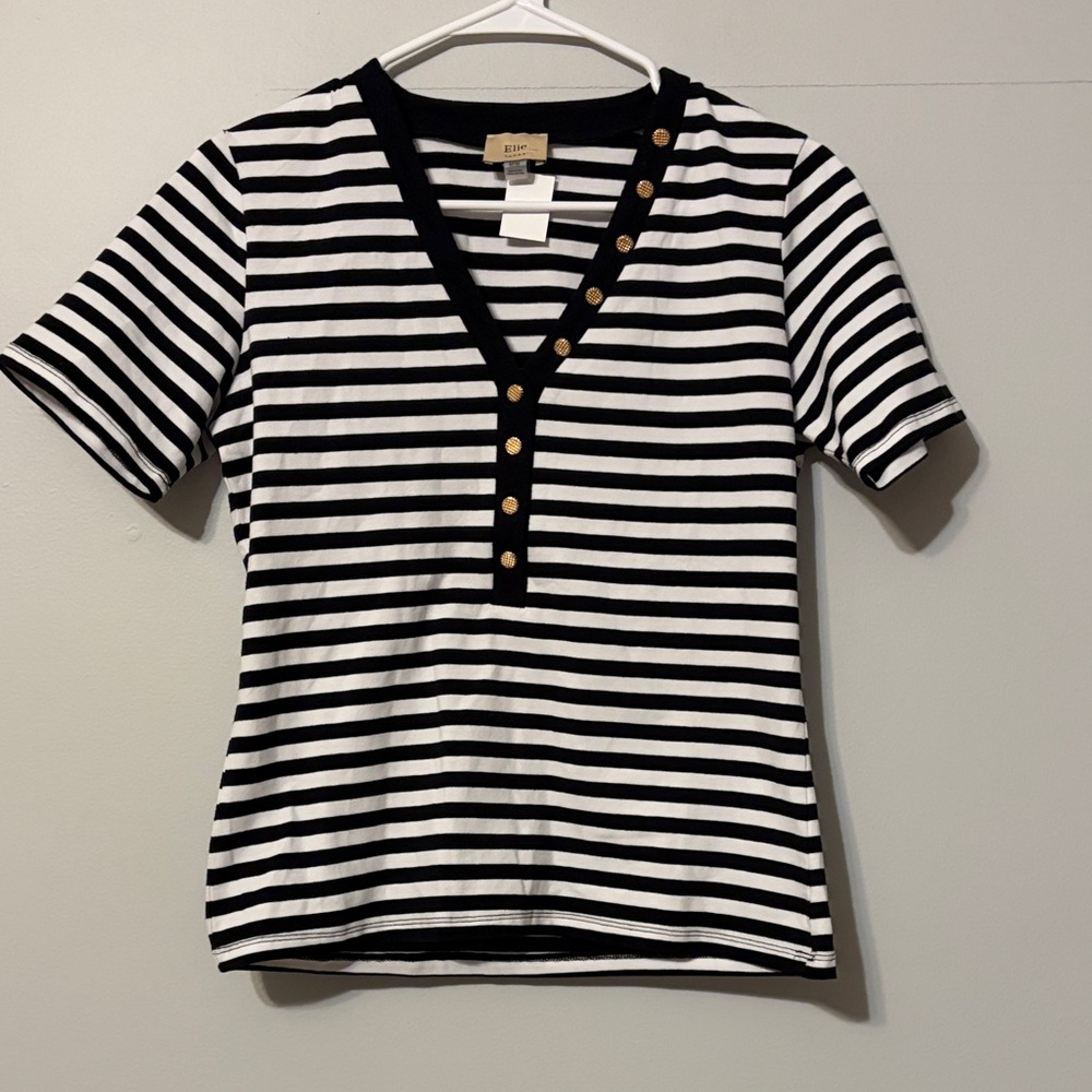 Elie Tahari Black and White Striped Short Sleeve Tee. 💯 cotton. Med.
